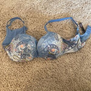 Victoria’s Secret 34B bra